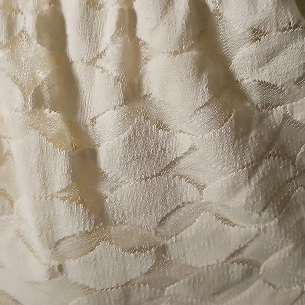 STUDIO M blous elegant‎ Cream Lace. NWT. LINED.